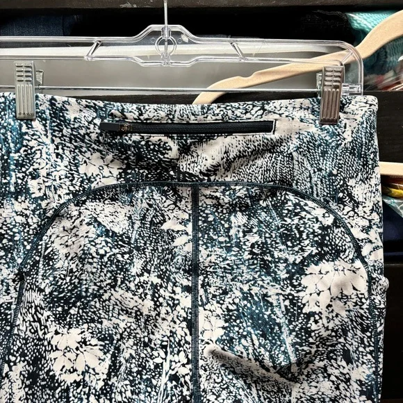 Lululemon Speed Up Tight *Full-On Luxtreme 28"
Wildwood Multi Size 6 - Picture 10 of 11